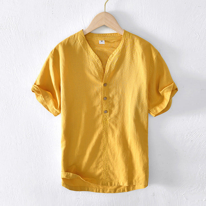 Breathable men's button-up shirt in a lightweight fabric. Ideal for smart casual or everyday summer style.