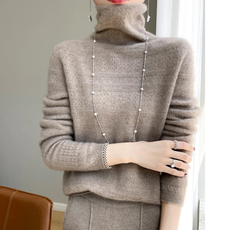 Comfortable men's lightweight stacked collar sweater, perfect for everyday casual wear in fall and winter.