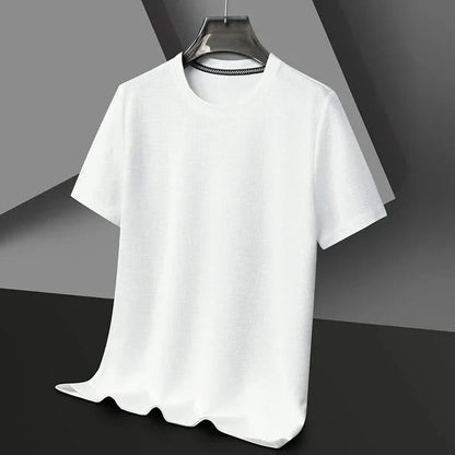 Men's everyday comfort t-shirt, a classic fit, breathable, lightweight short sleeve top for versatile men's fashion.