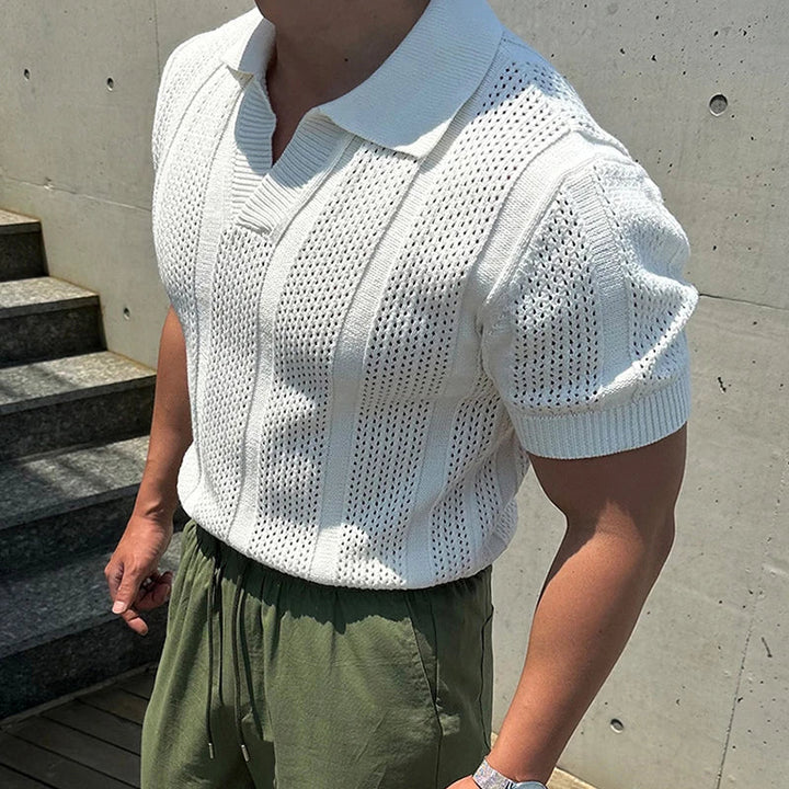 Fitted men's mesh polo shirt. Breathable, lightweight fabric & stylish vintage lapel for modern casual fashion.