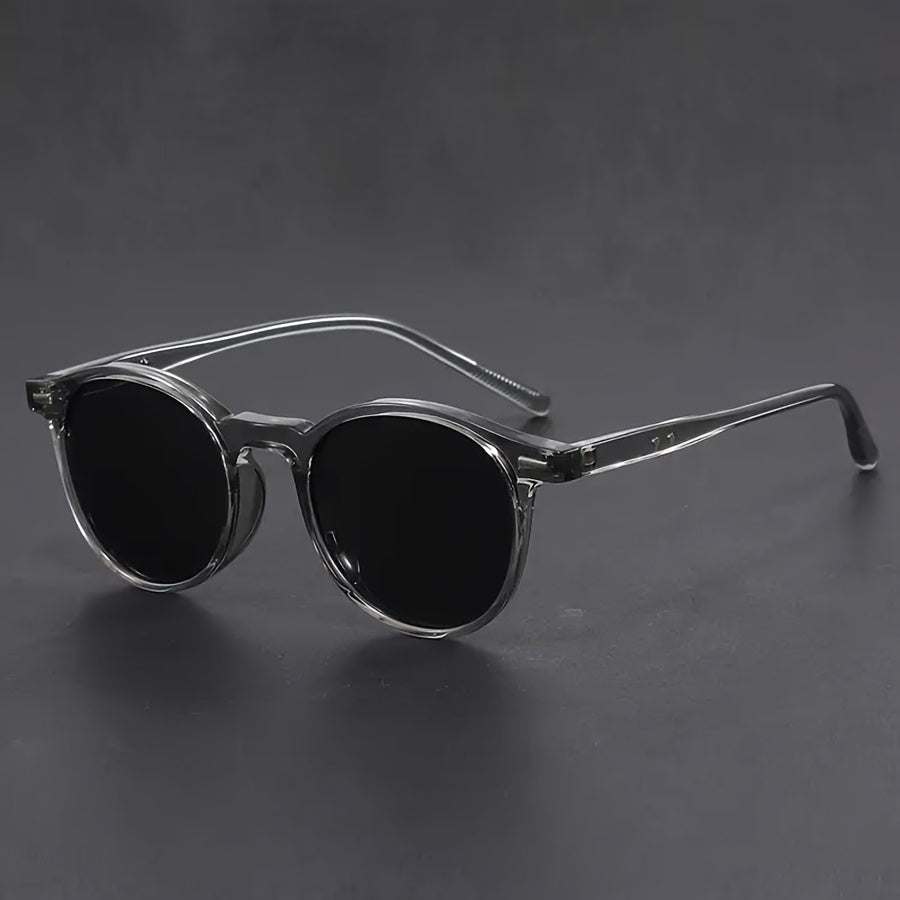 Men's lightweight retro round tortoiseshell sunglasses. Classic vintage style eyewear for modern fashion.