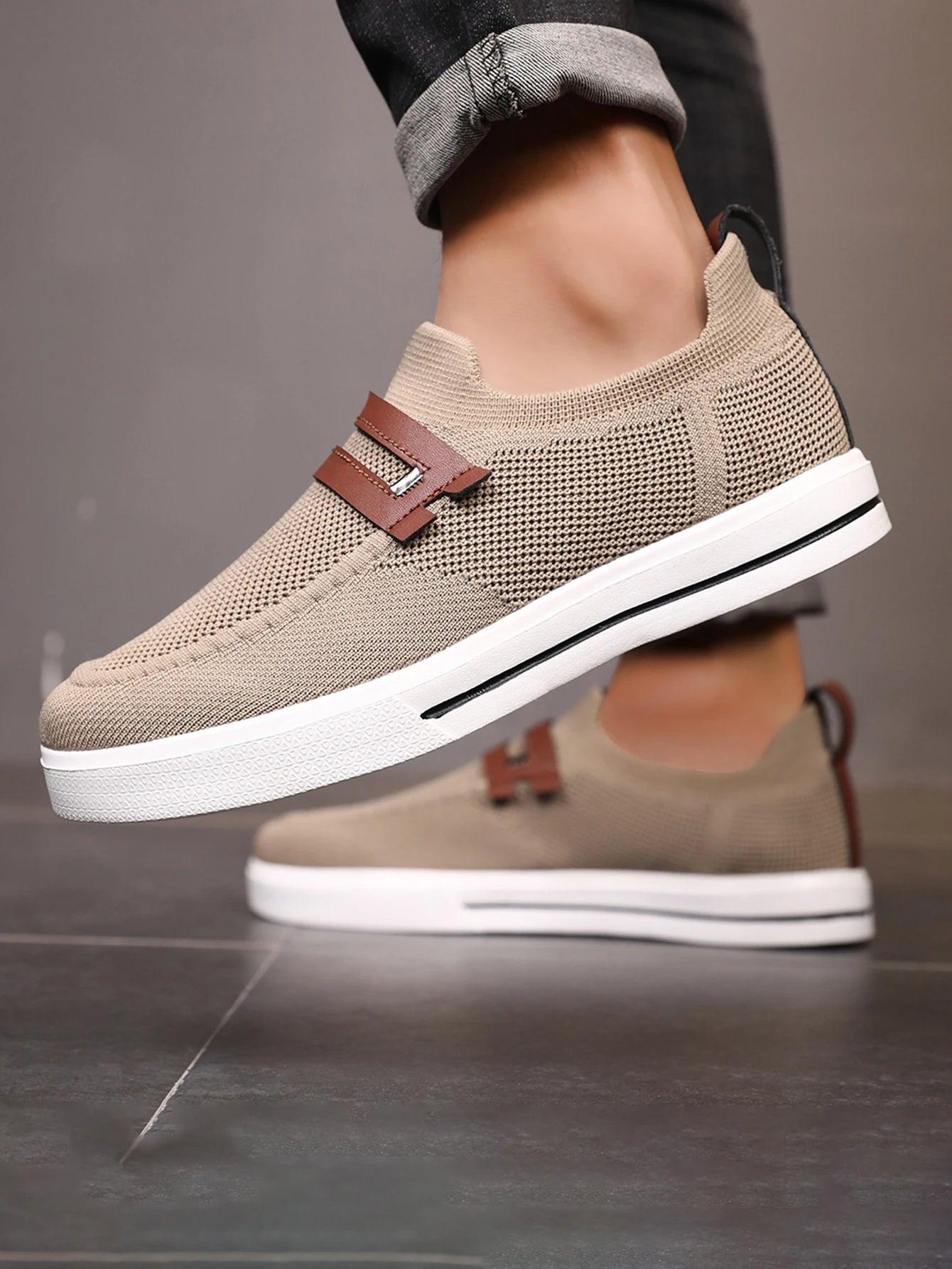 Everyday men's laceless loafers: comfortable, lightweight mesh for easy slip-on style.