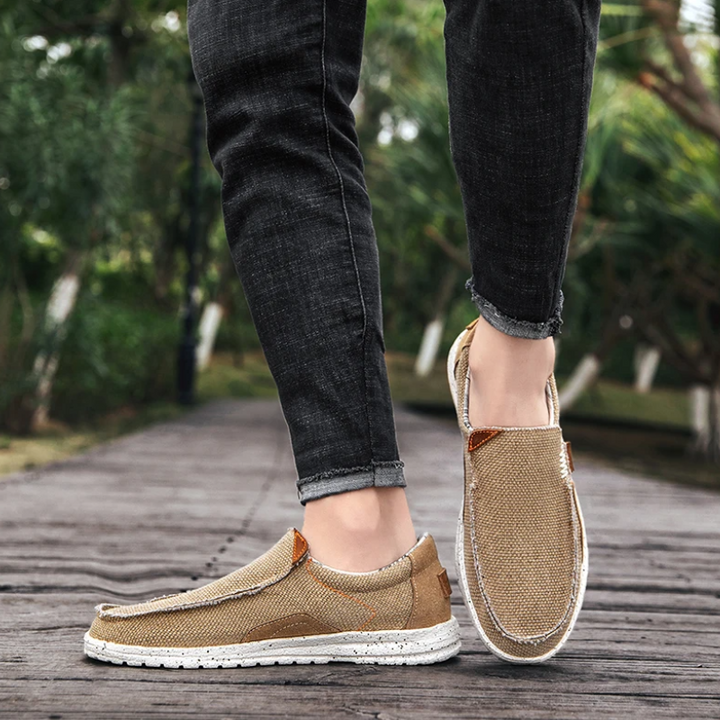 Everyday men's lightweight slip-on shoes, perfect for casual walks or daily errands. Breathable and convenient.