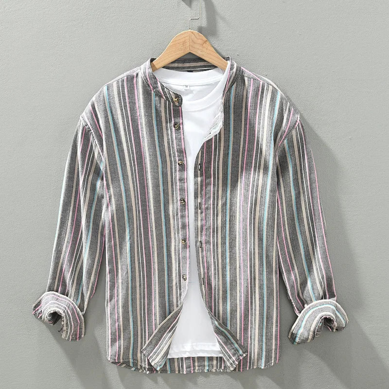 Casual men's short sleeve shirt featuring a distinctive striped collar, ideal for beach or vacation wear.