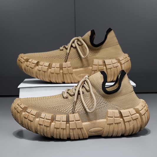 Men's lightweight urban sneakers for comfortable city walking and dynamic street style.