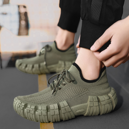 Premium men's lightweight sneakers, ideal for comfortable urban exploration and street fashion.