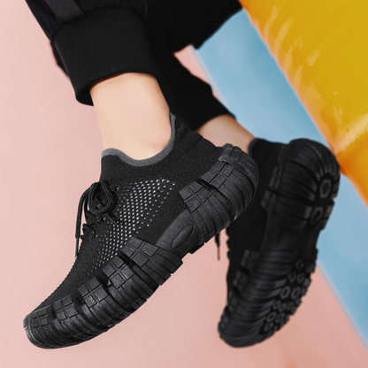 Men's casual street style sneakers, lightweight, comfortable, and breathable for urban life.