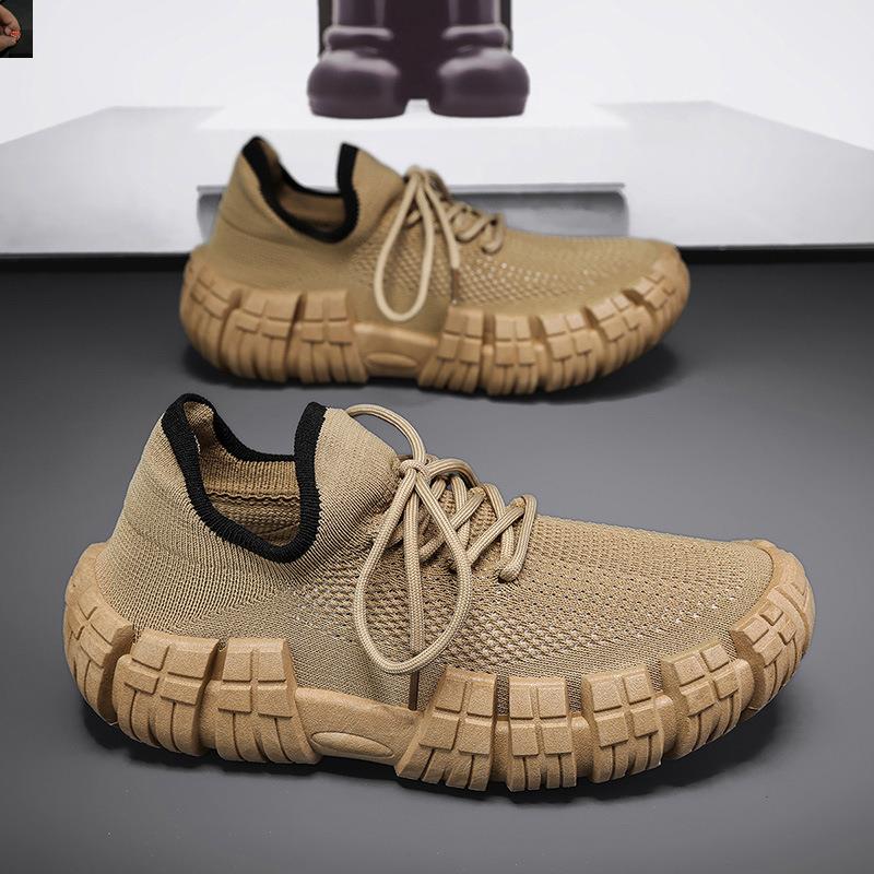Comfortable men's city walking shoes, ideal lightweight sneakers for everyday use.