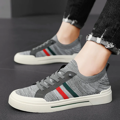 Urban style men's casual sneakers, lightweight and comfortable for everyday walking.