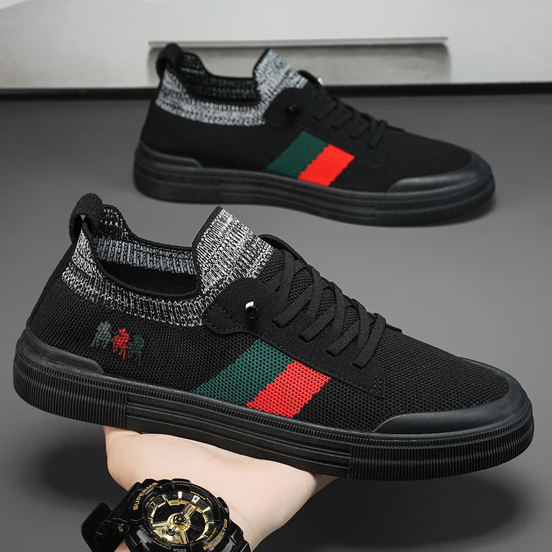 Essential men's comfortable sneakers, lightweight design for all-day walking.