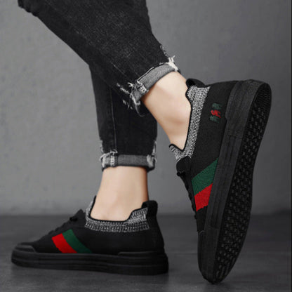 Men's casual street style sneakers, lightweight & comfortable for everyday walking.