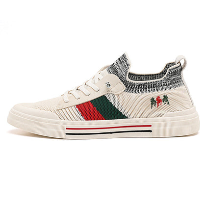 Men's lace-up lightweight sneakers, designed for ultimate walking comfort.