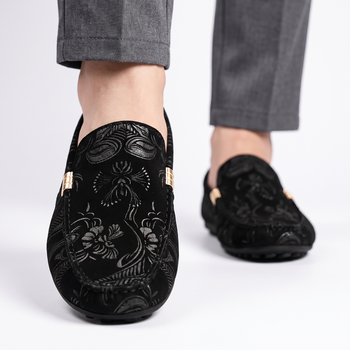 Close-up of men's Lorca casual slip-on shoes, highlighting modern design, breathable fabric & comfort.