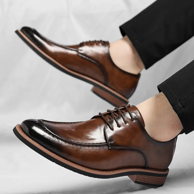 Black leather Lorenzio Classic Oxford men's shoes, essential for business attire & professional look.