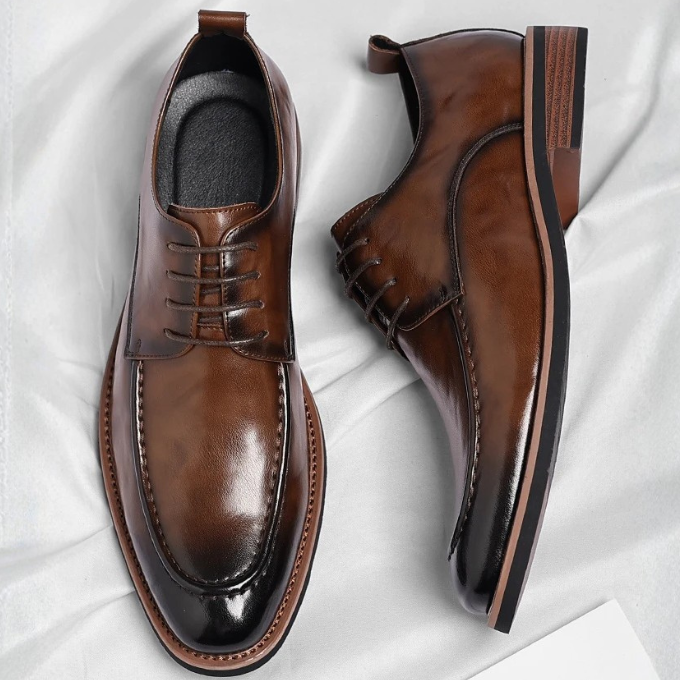 Lace-up Lorenzio Oxford formal shoes, men's classic footwear, ideal for elegant & sophisticated style.