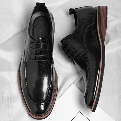 Classic mens Lorenzio Oxford shoes, sleek design for professional settings & upscale special occasions.
