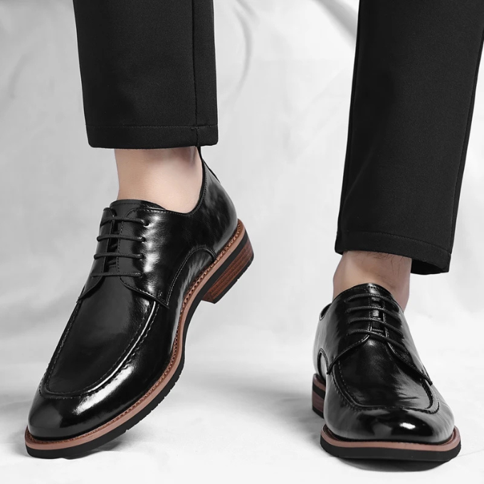 Lorenzio Classic Oxford mens lace-up shoes, perfect formal footwear for business meetings & events.