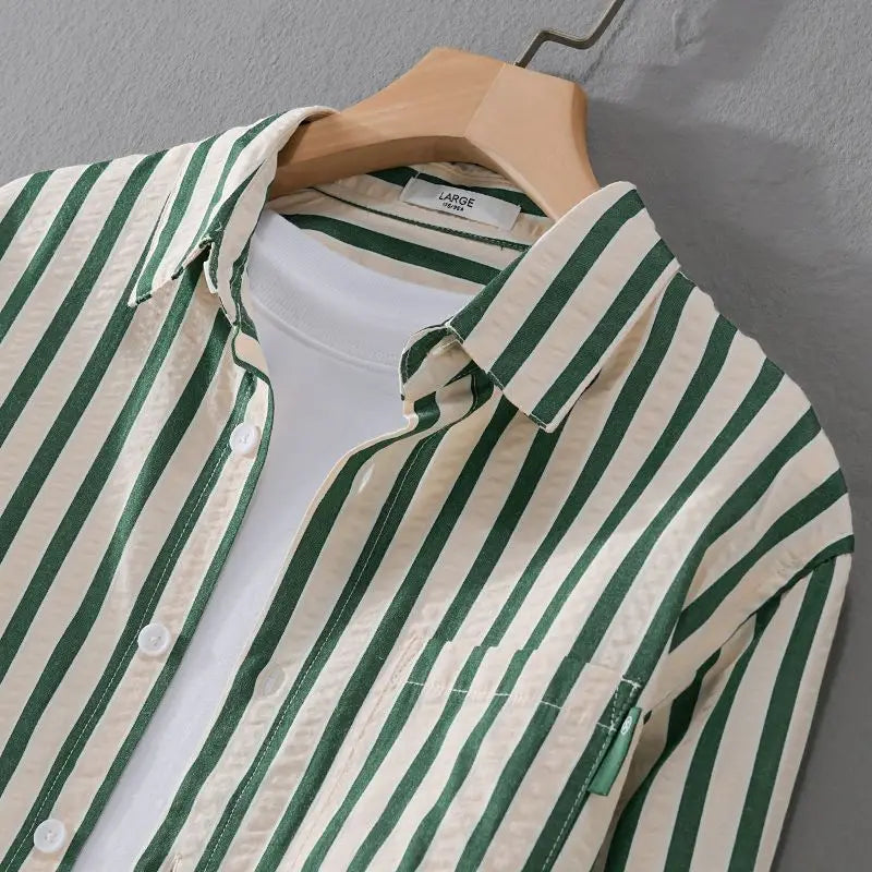 Sophisticated men's tailored shirt, a luxurious Boneau button-down. Perfect for versatile professional & casual elegance.