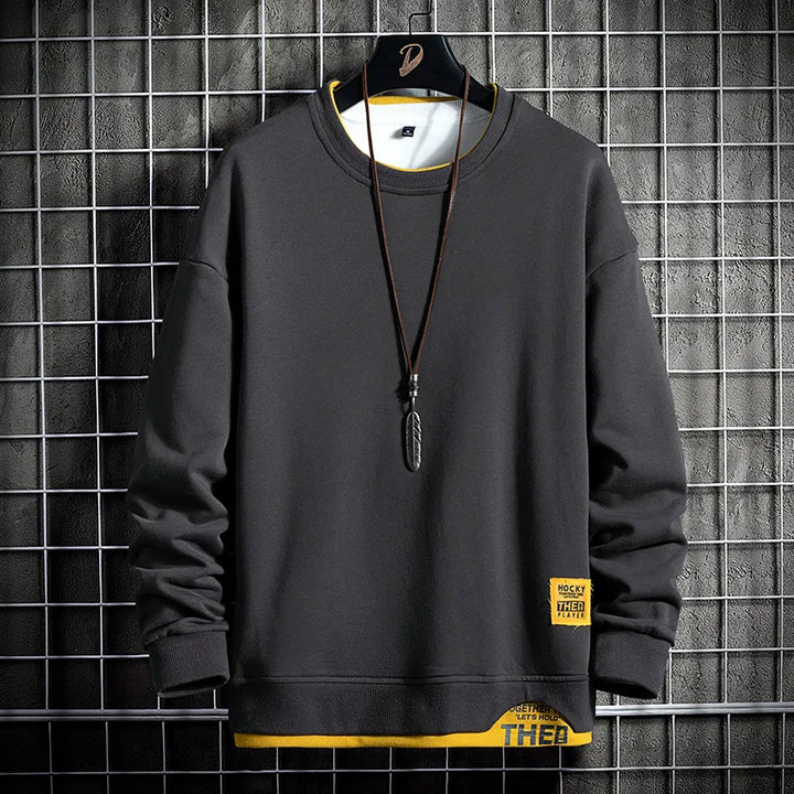Versatile men's sweatshirt for spring & autumn. Comfortable loungewear & modern casual everyday outfit.