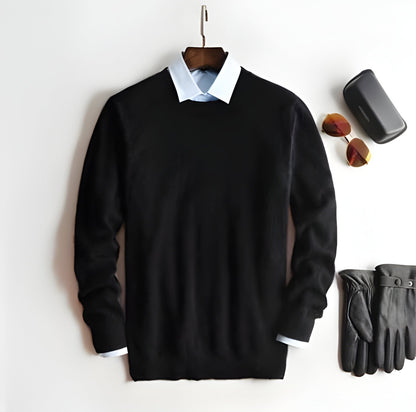 Men's luxury cashmere pullover sweater, high quality and elegant for a sophisticated fall and winter style.