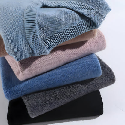 Luxurious men's cashmere pullover, high quality and elegant long sleeve sweater for a refined winter ensemble.