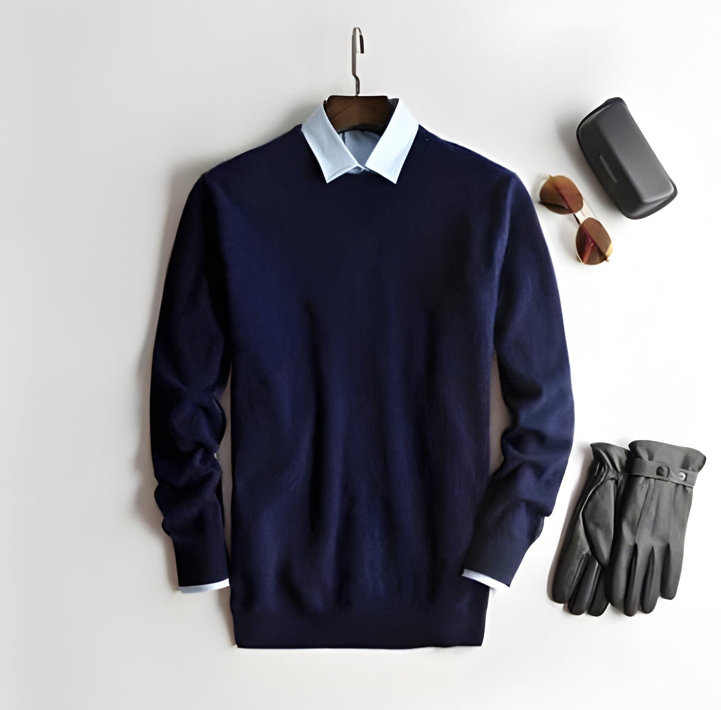 Comfortable men's long sleeve cashmere pullover, elegant and versatile for modern fall and winter layering.