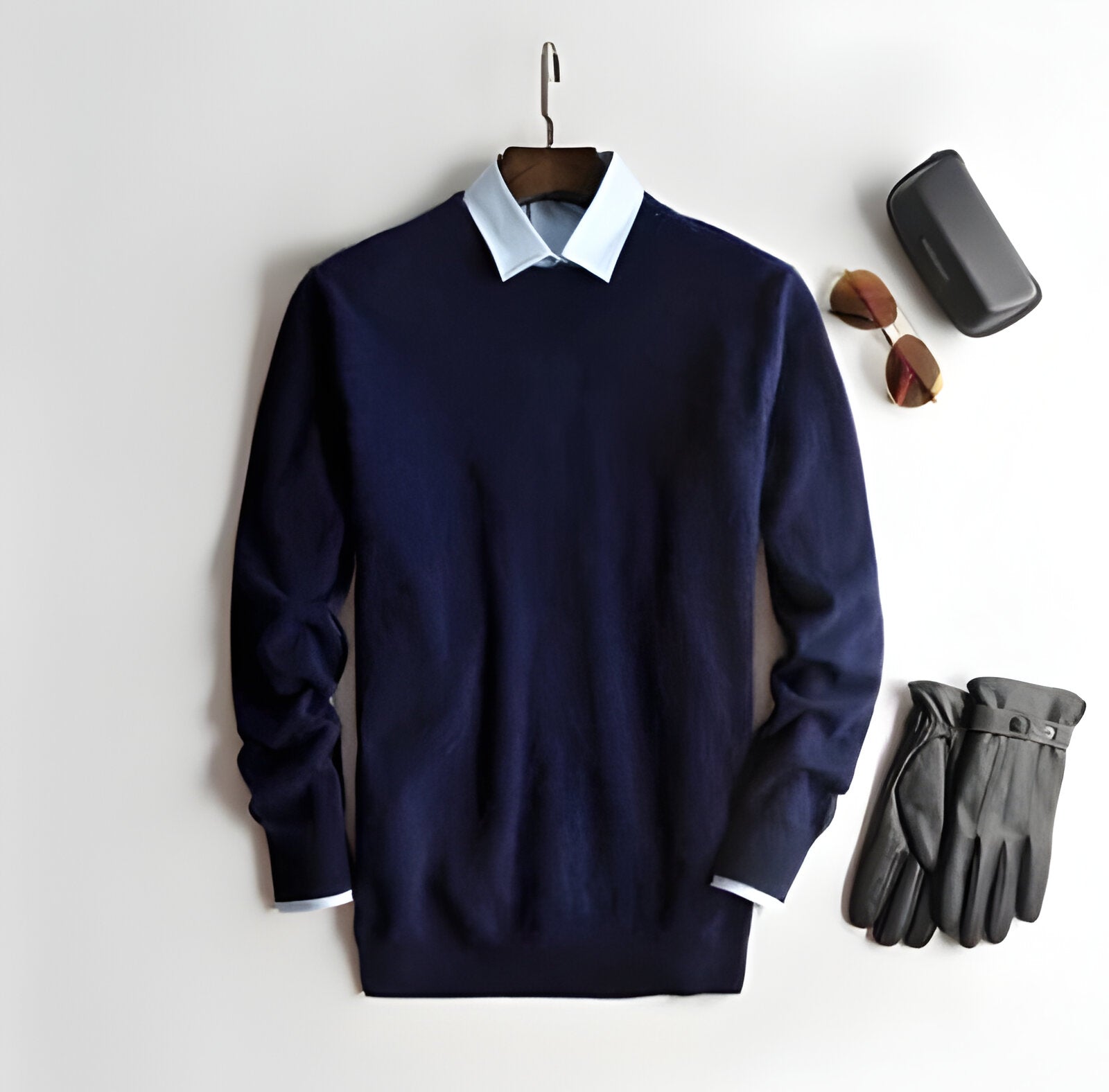 Comfortable men's long sleeve cashmere pullover, elegant and versatile for modern fall and winter layering.