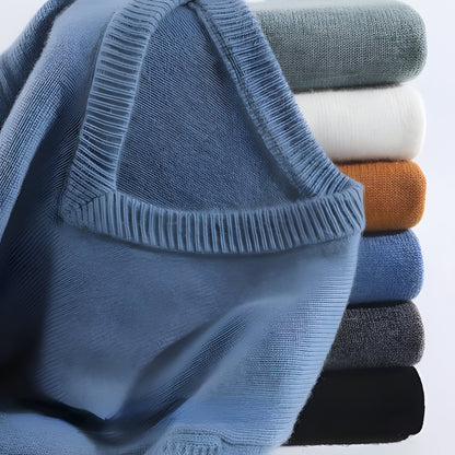 Soft men's cashmere pullover sweater, high quality and comfortable long sleeve for an elegant versatile fit.