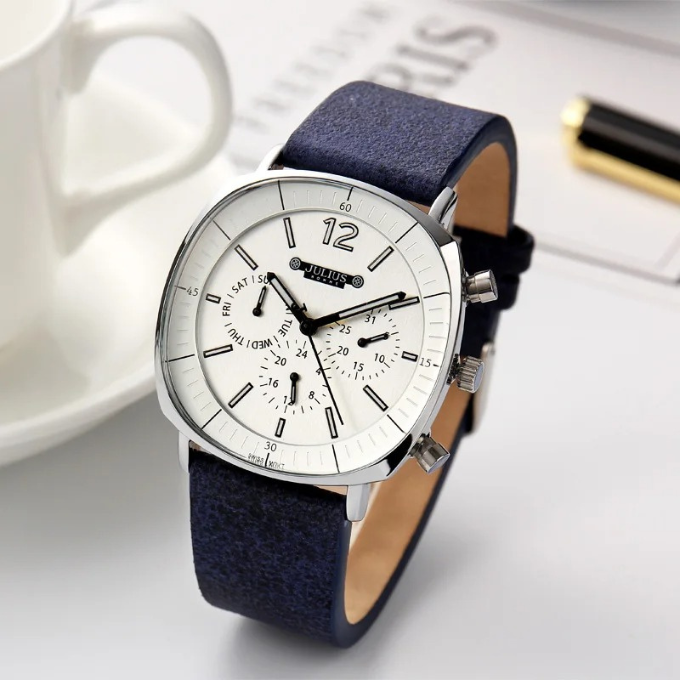 Elegant Mason Edge gentlemen's watch, a classic timepiece with a durable leather strap.