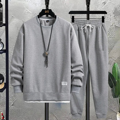 Meridian men's casual outfit, relaxed fit top & joggers, perfect for a cozy & comfortable day.