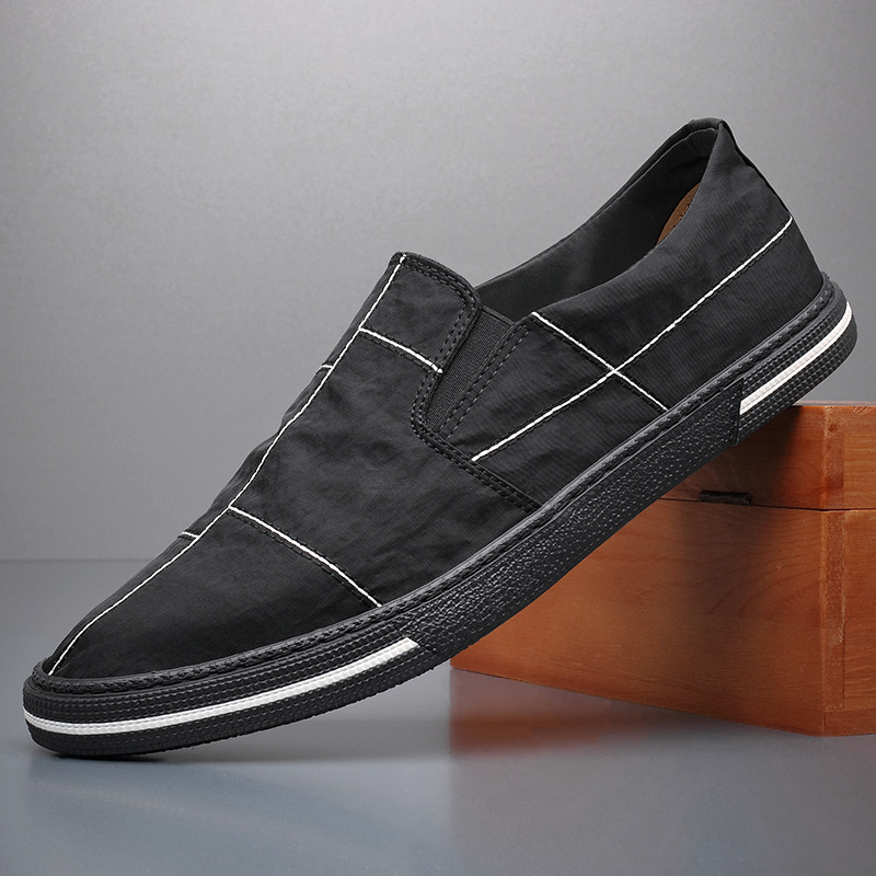 Men's modern style slip-on shoes, lightweight, easy wear, perfect for daily comfort.