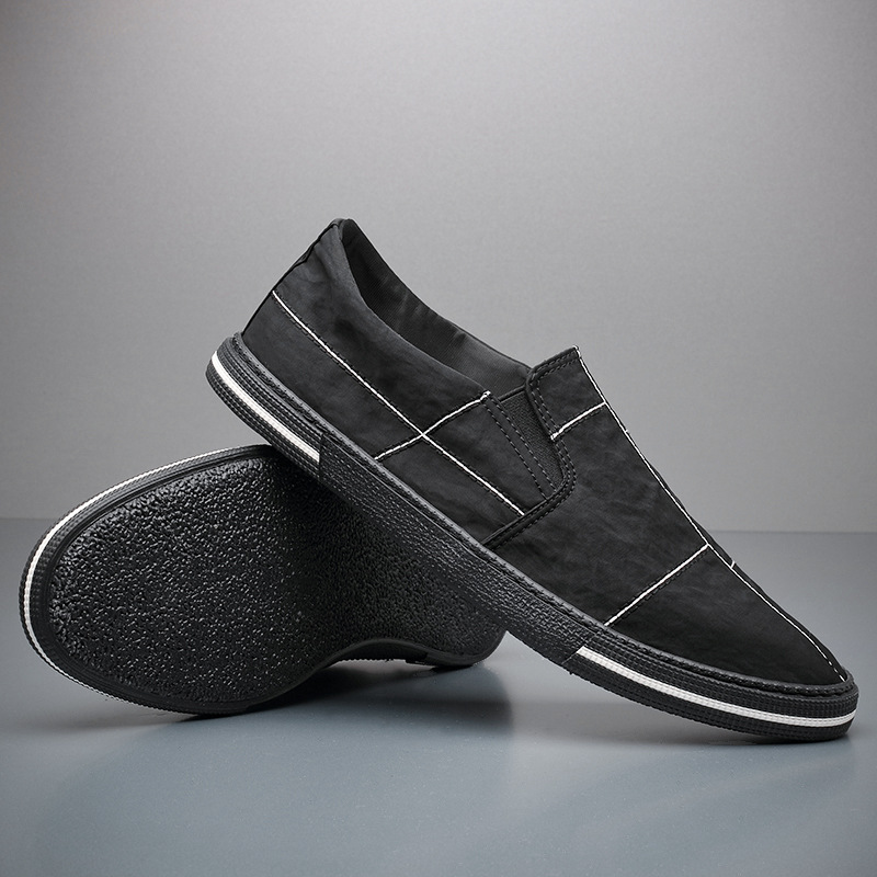 Comfortable men's summer footwear, modern art design slip-ons, breathable.