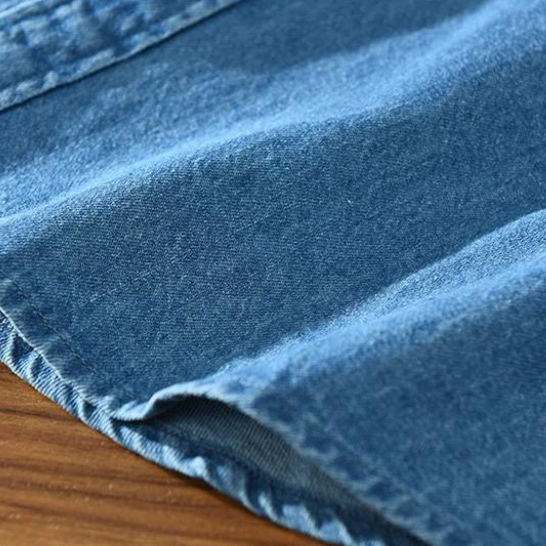 Casual men's modern fit button-up shirt in soft fabric. Long-sleeve top for comfortable everyday and smart casual looks.
