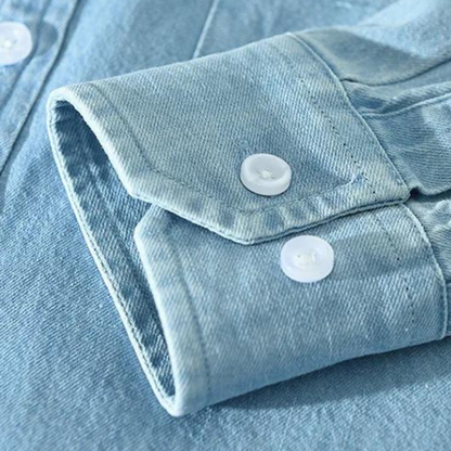 Everyday men's modern fit button-up shirt. Comfortable long-sleeve top suitable for casual and smart-casual occasions.
