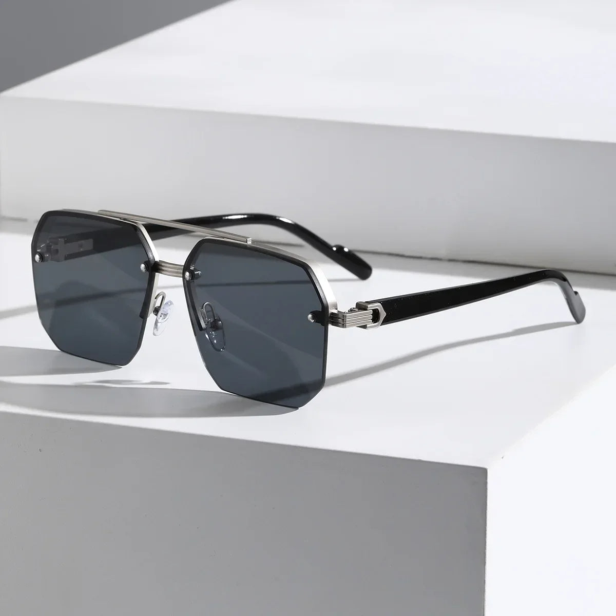 Amethyst purple geometric sunglasses for men. Fashionable modern eyewear with UV protection and gradient lenses.