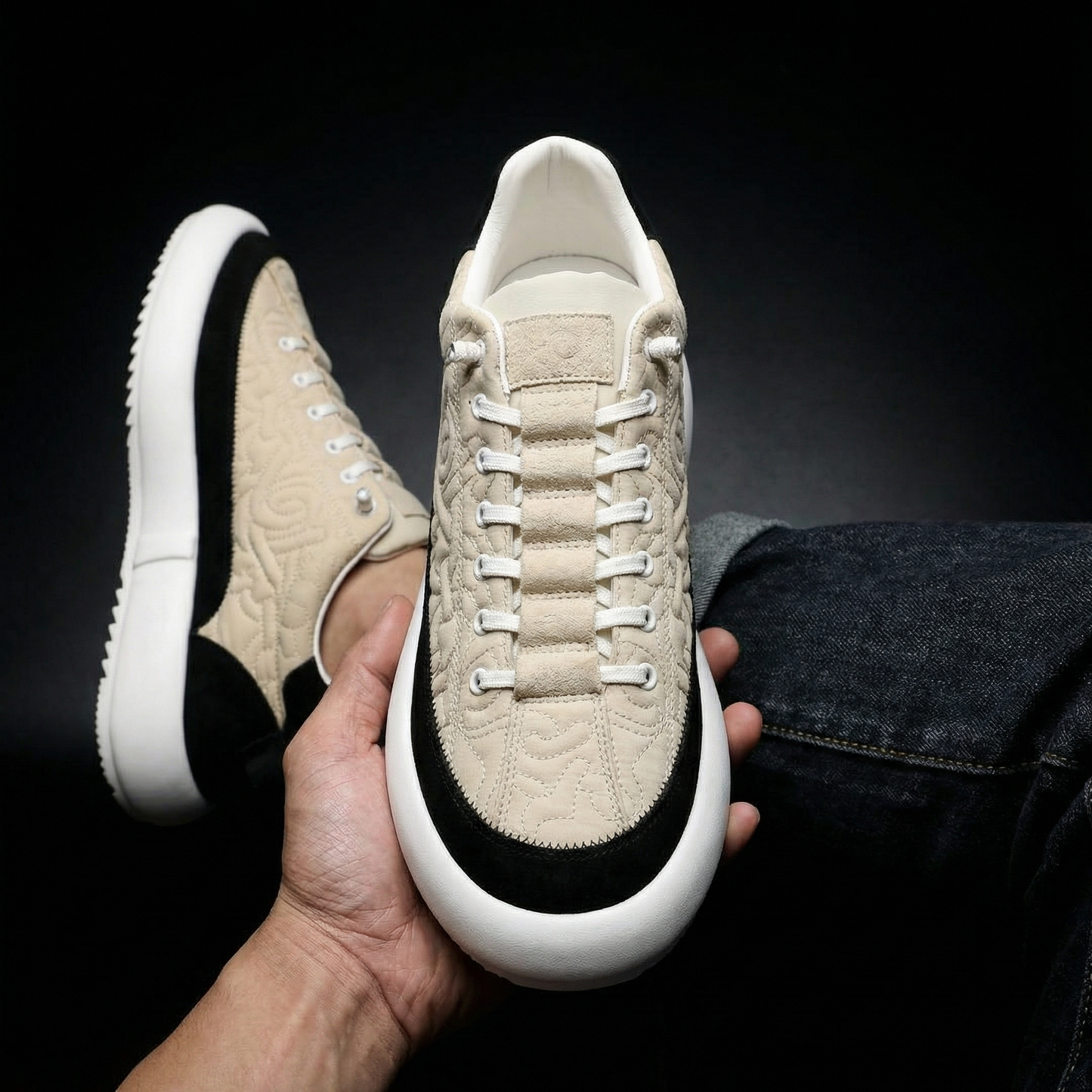 Stylish men's athletic sneakers, ultra-lightweight and perfect for walking or daily wear. Modern footwear.