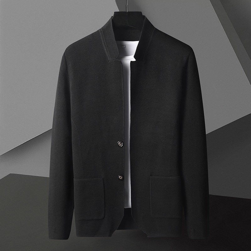Man wearing a versatile modform structured everyday jacket, showcasing its modern casual style & comfortable fit.