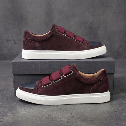 Versatile men's Novaire casual shoes. Lightweight sneakers offering comfort and style for various everyday activities.
