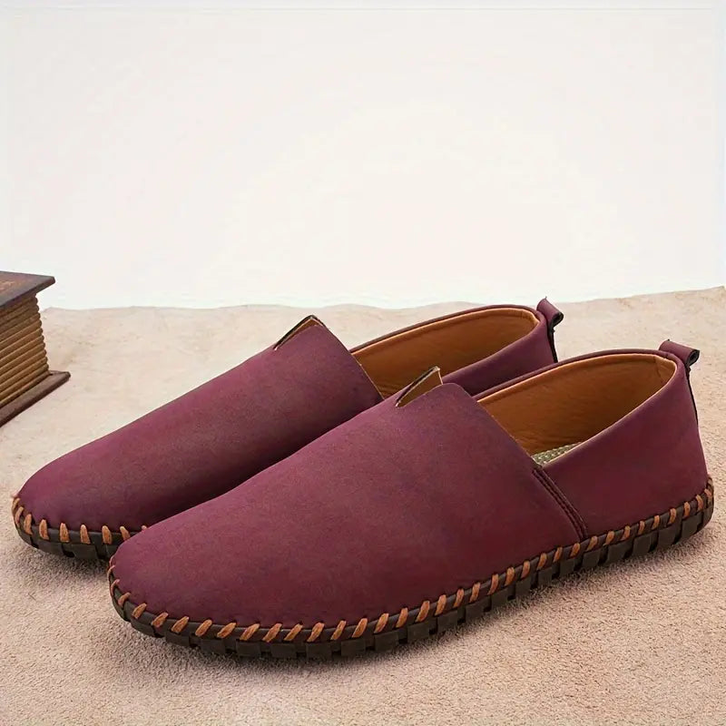 Full shot of Men's OCUDIA loafers, showcasing stylish comfort, classic design, and versatile wear.