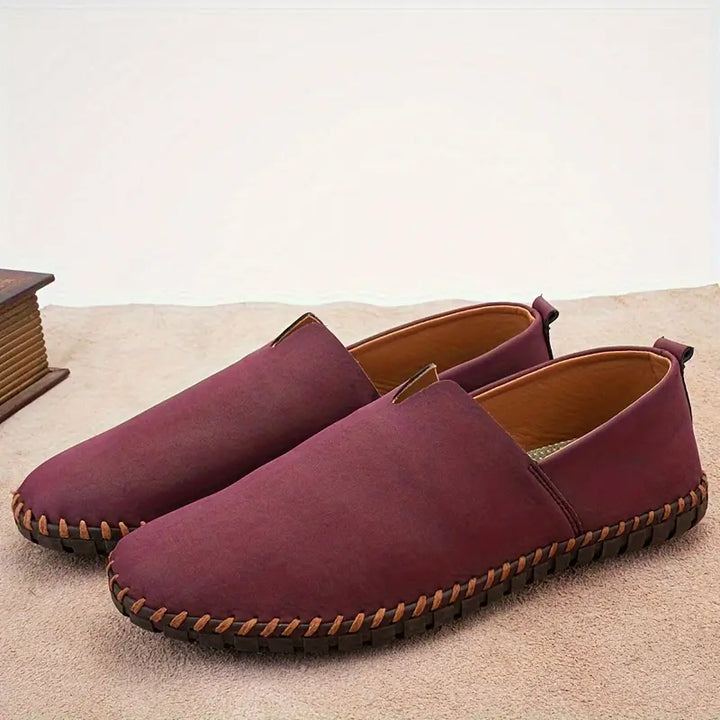 Full shot of Men's OCUDIA loafers, showcasing stylish comfort, classic design, and versatile wear.