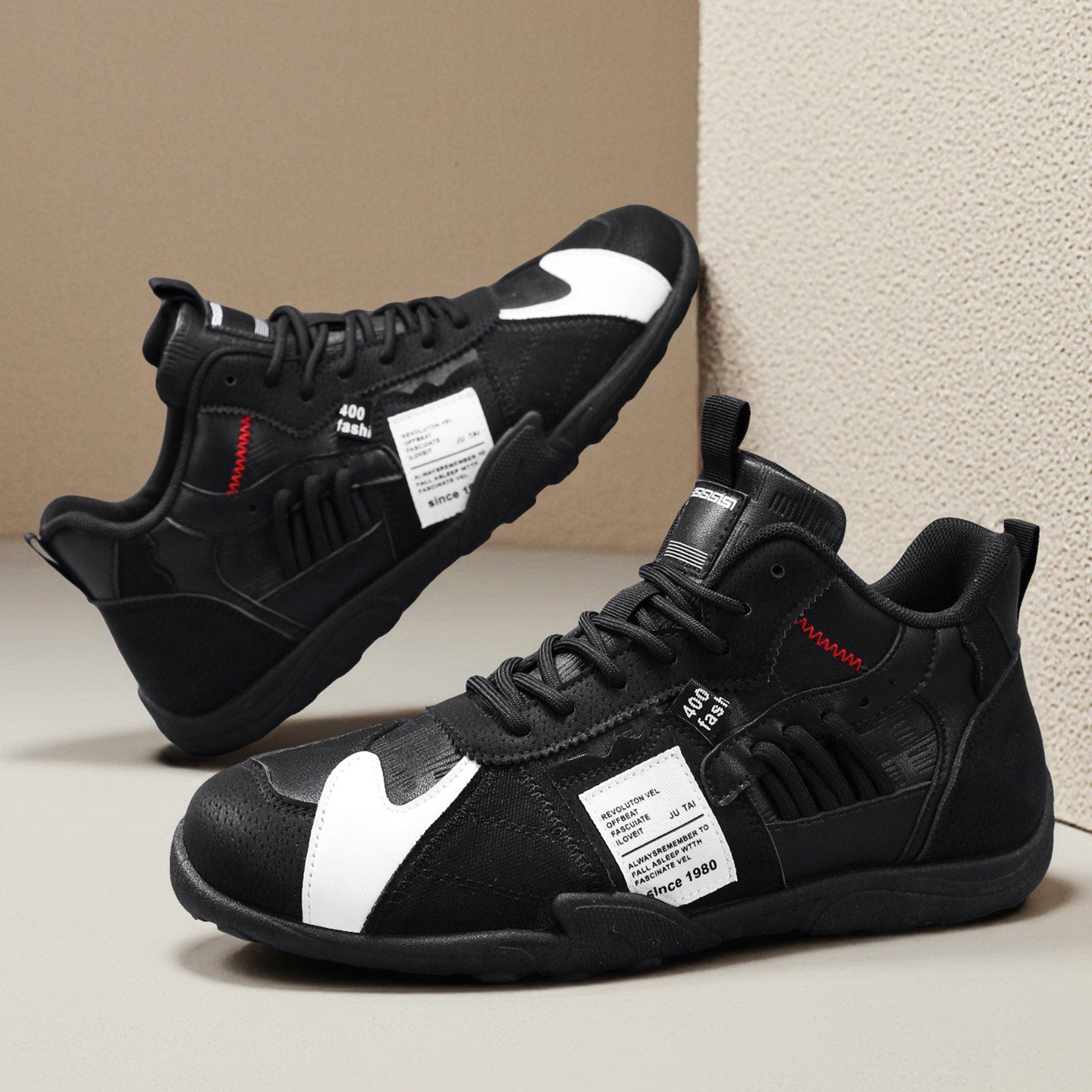 Detail of durable sole on Men's Orbital Urban Sneakers, essential urban footwear.