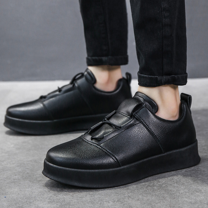 Lace-up men's Orlando sneakers, merging athletic style with comfort footwear.