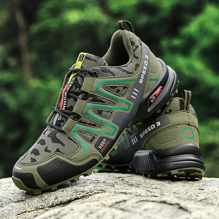 Supportive men's camo athletic shoes featuring a cushioned sole & orthopedic comfort.