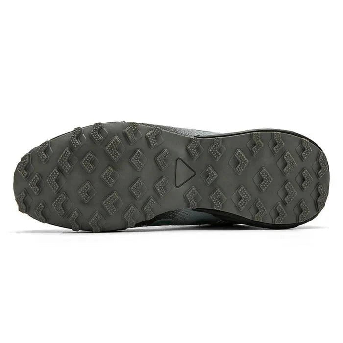High-comfort men's orthopedic sneakers in camouflage, with a plush cushioned sole.
