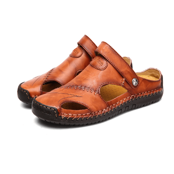 Men's walking sandals with orthopedic design, delivering strong arch support & all-day foot comfort.