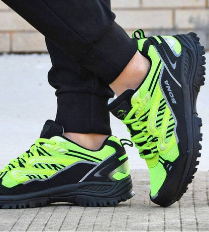 Lightweight men's outdoor trail running shoes, comfortable and durable for active men