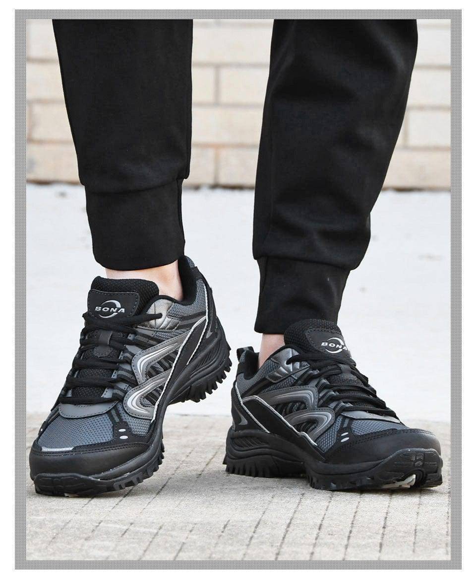Men's durable hiking sneakers, perfect for trail running, offering grip and support