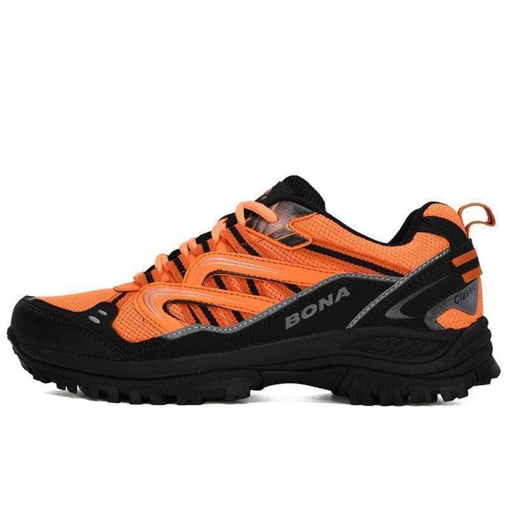 Durable men's trail running sneakers, ideal for outdoor adventures, strong grip and comfort
