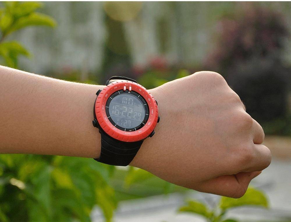 Men's quartz digital watch for outdoor sports, featuring altimeter function and tough construction