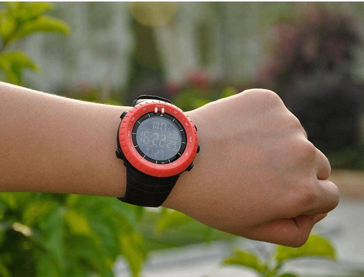 Men's quartz digital watch for outdoor sports, featuring altimeter function and tough construction